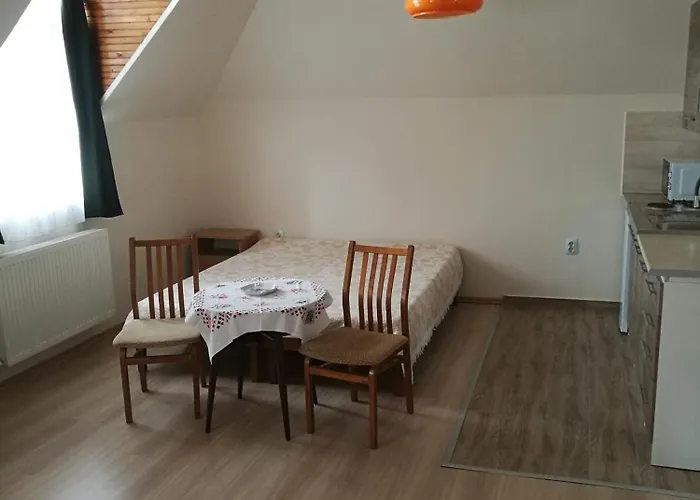 Revesz Vendeghaz Harkan